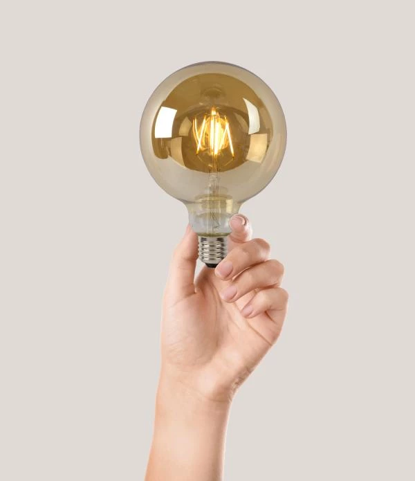 Lucide G125 - Filament bulb - Ø 12,5 cm - LED Dim. - E27 - 1x8W 2700K - Amber - ambiance 1